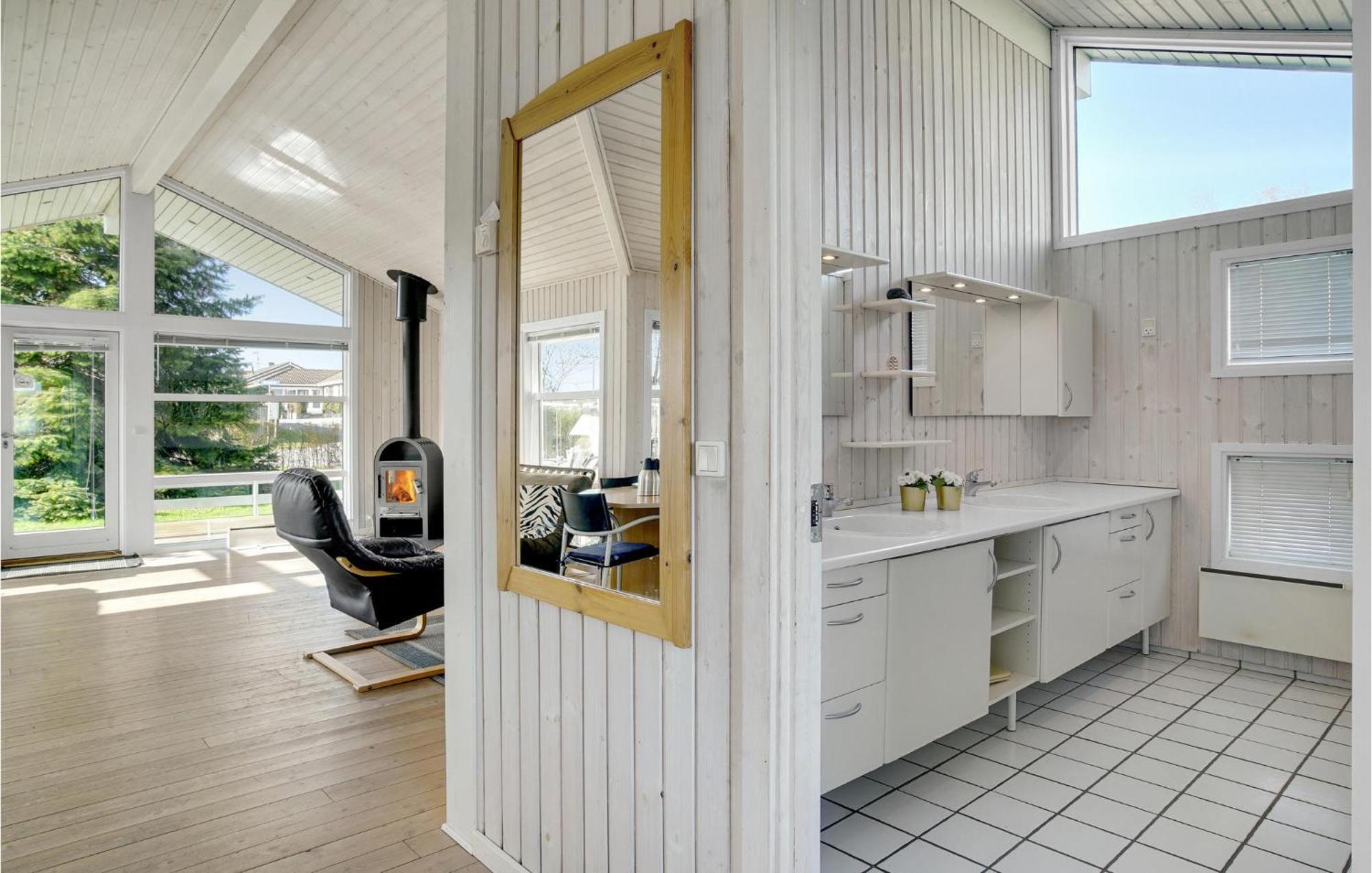 Awesome Home In Stroby With Wifi Buitenkant foto