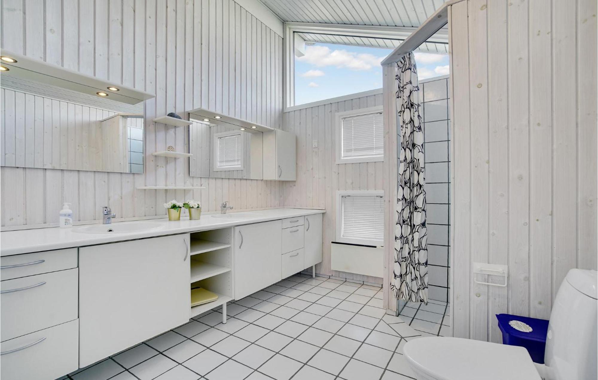 Awesome Home In Stroby With Wifi Buitenkant foto