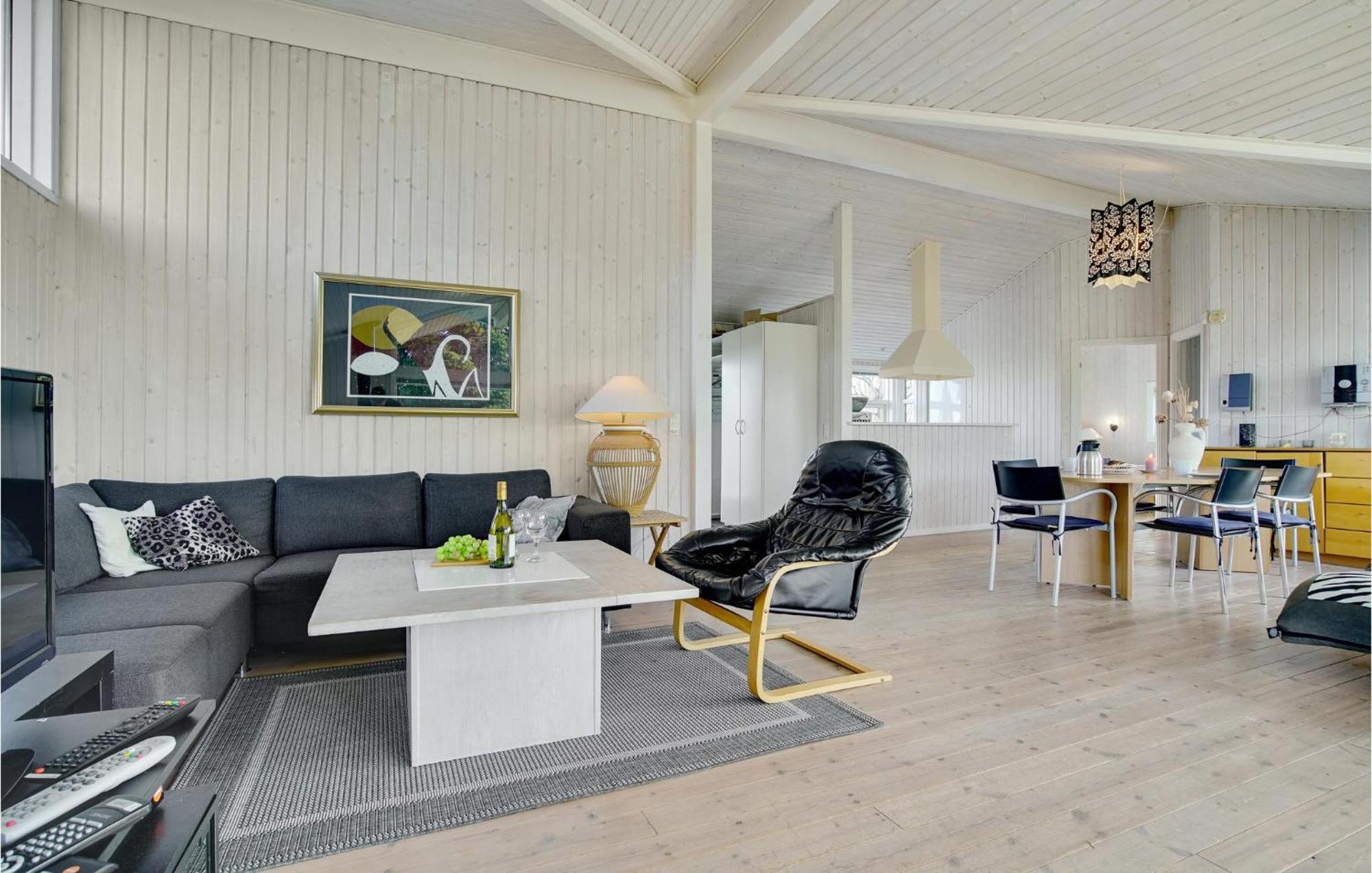 Awesome Home In Stroby With Wifi Buitenkant foto