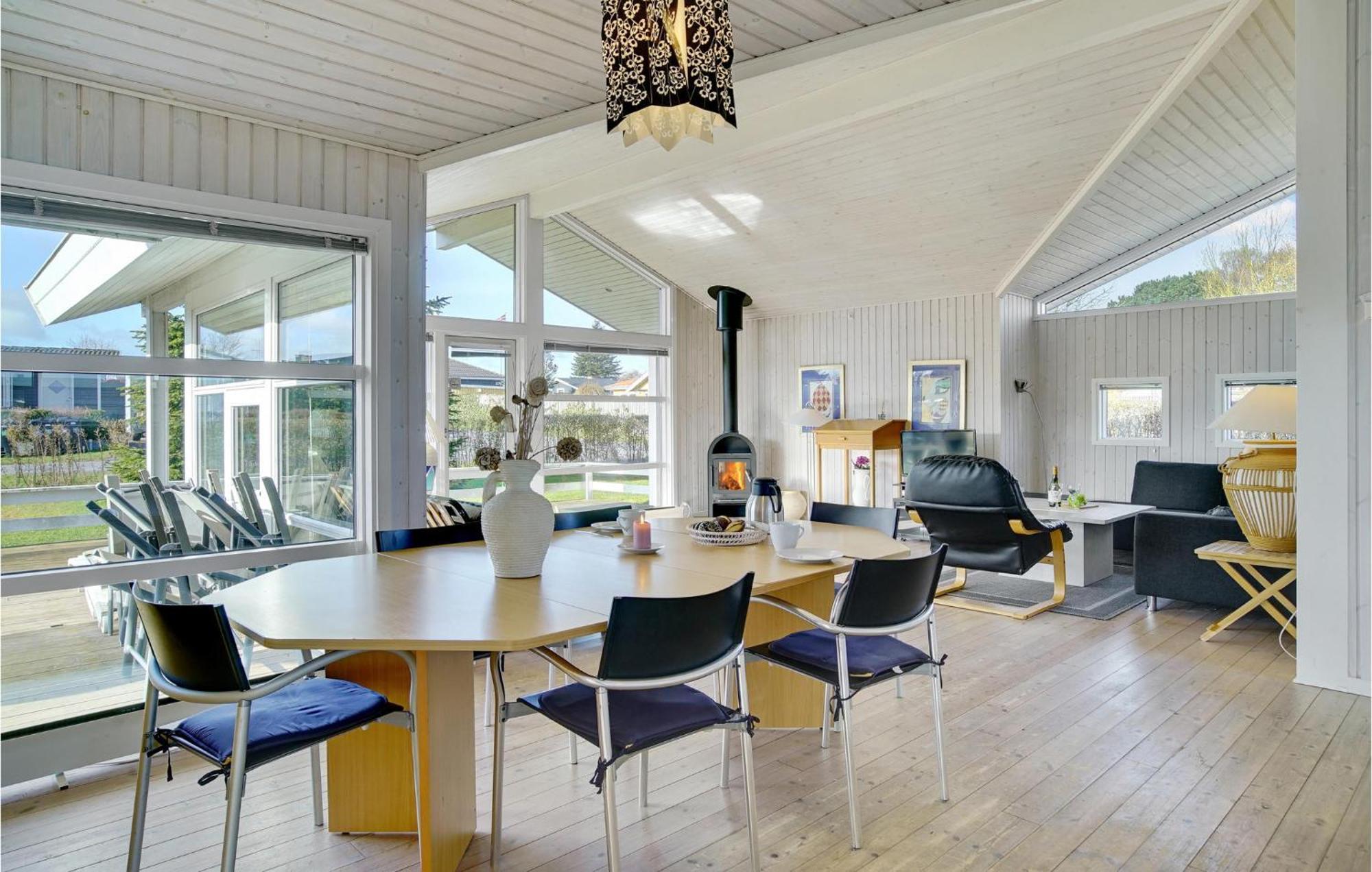Awesome Home In Stroby With Wifi Buitenkant foto