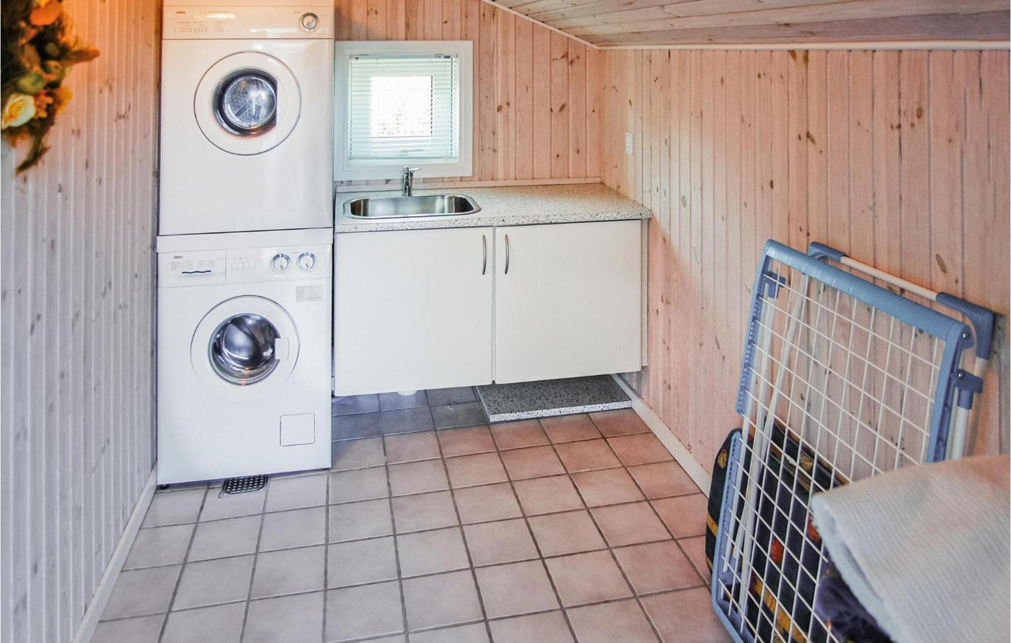 Awesome Home In Stroby With Wifi Buitenkant foto